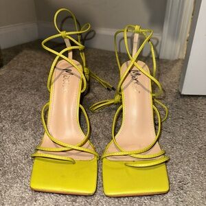 Green strapped lace up sandal w/ heel